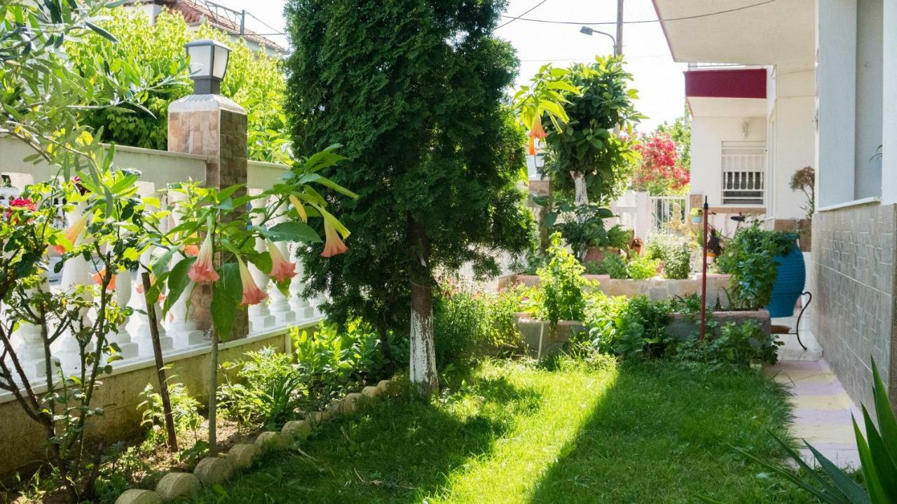 Niki Apartments Paralia Dionysiou Exterior photo